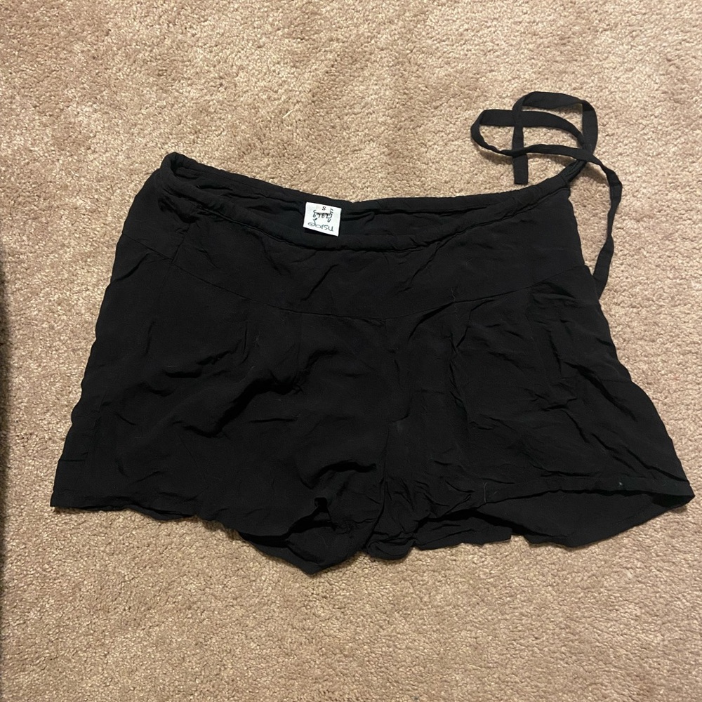 Lightweight black shorts with drawstring